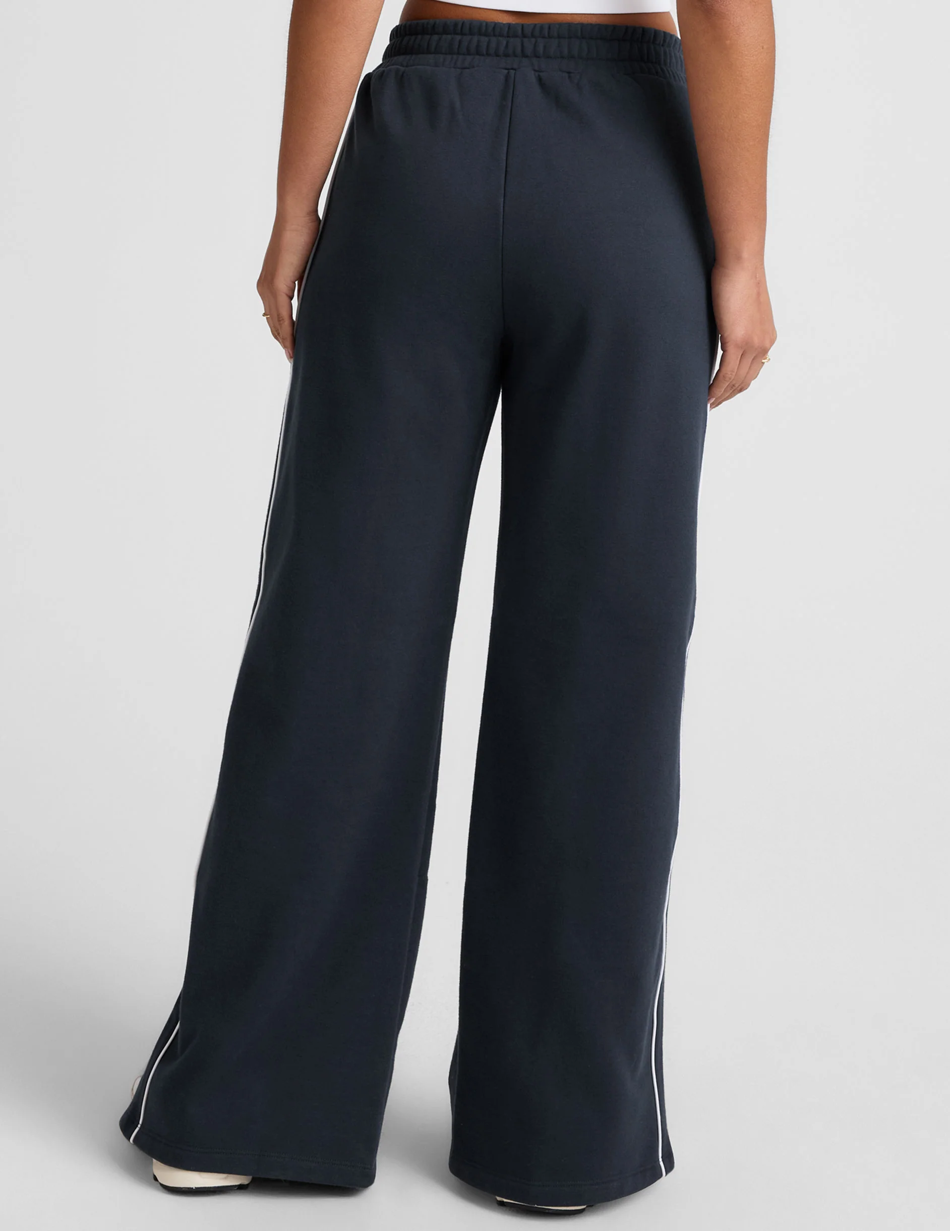 LuxeFleece Piper Wide Leg Pant - Image 4