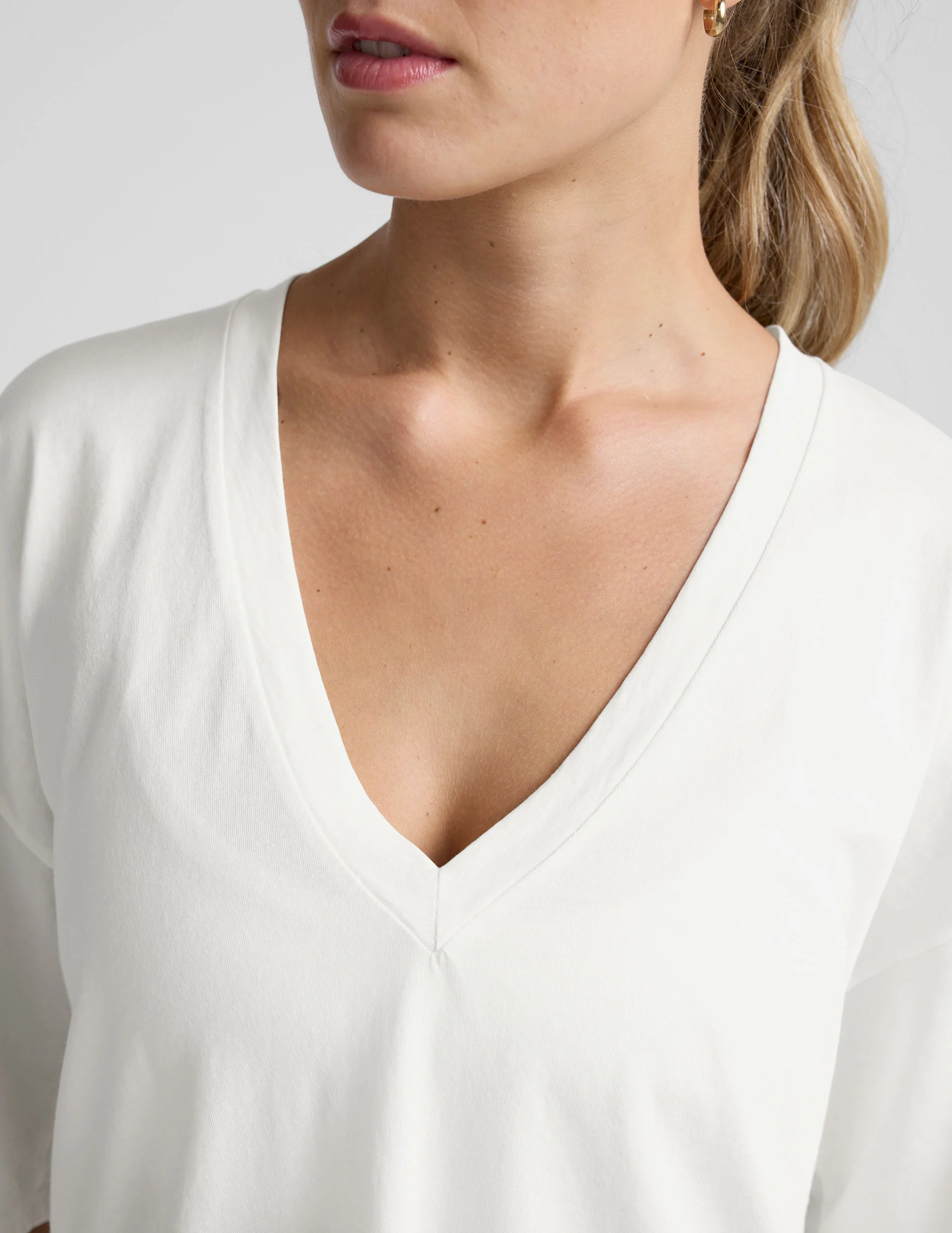 Oversized V-neck Tee - Image 4